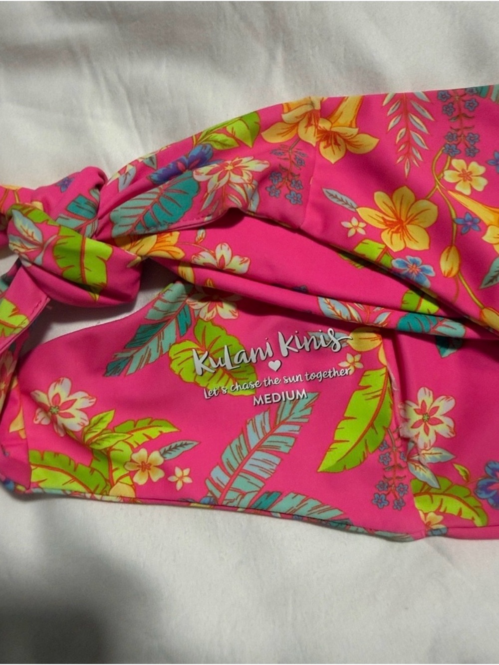 Kulani Kinis Viva Vacation Bikini Set (M top, L V-Cheeky Bottom) - Picture 7 of 7